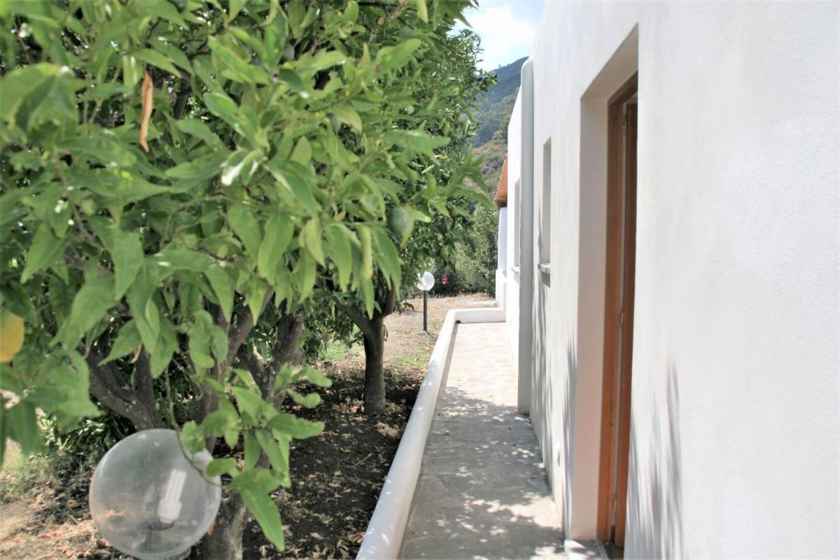 Case Al Mare - Terrazzi Panoramici E Ampio Giardino Санта-Марина-Салина Экстерьер фото