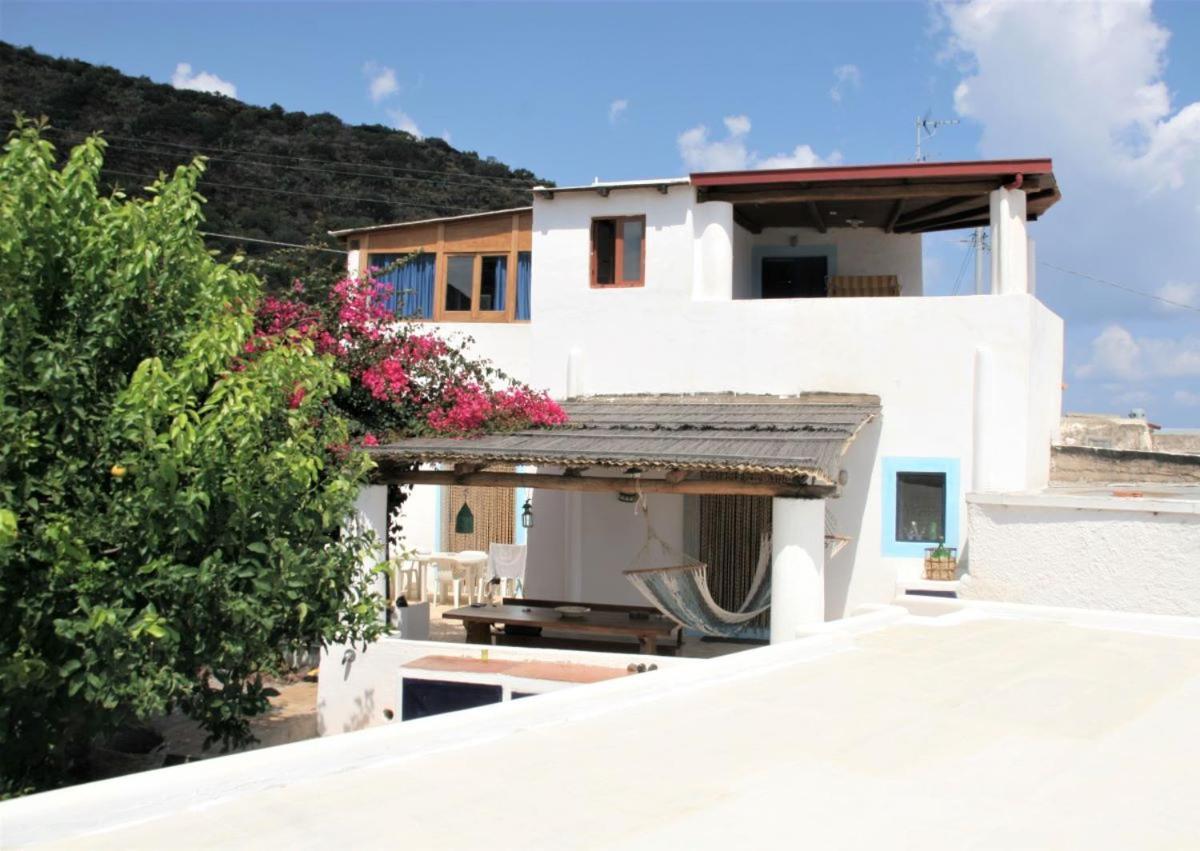 Case Al Mare - Terrazzi Panoramici E Ampio Giardino Санта-Марина-Салина Экстерьер фото